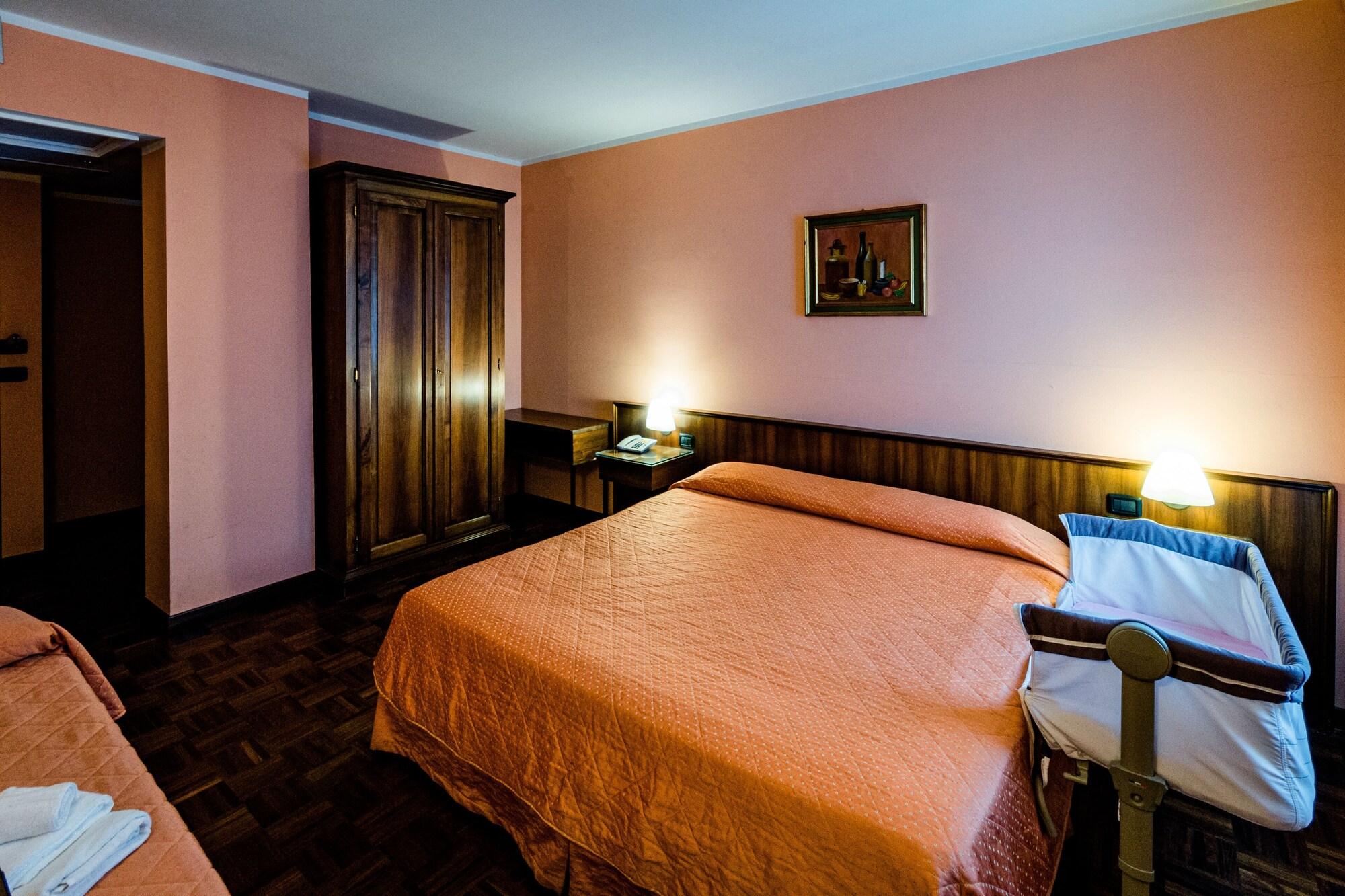 Hotel Lucrezia Borgia Ferrara Exterior photo