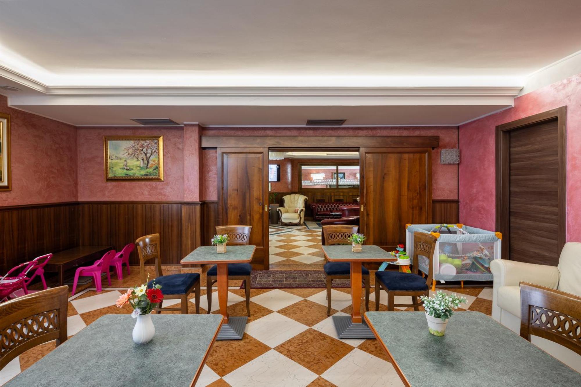 Hotel Lucrezia Borgia Ferrara Exterior photo