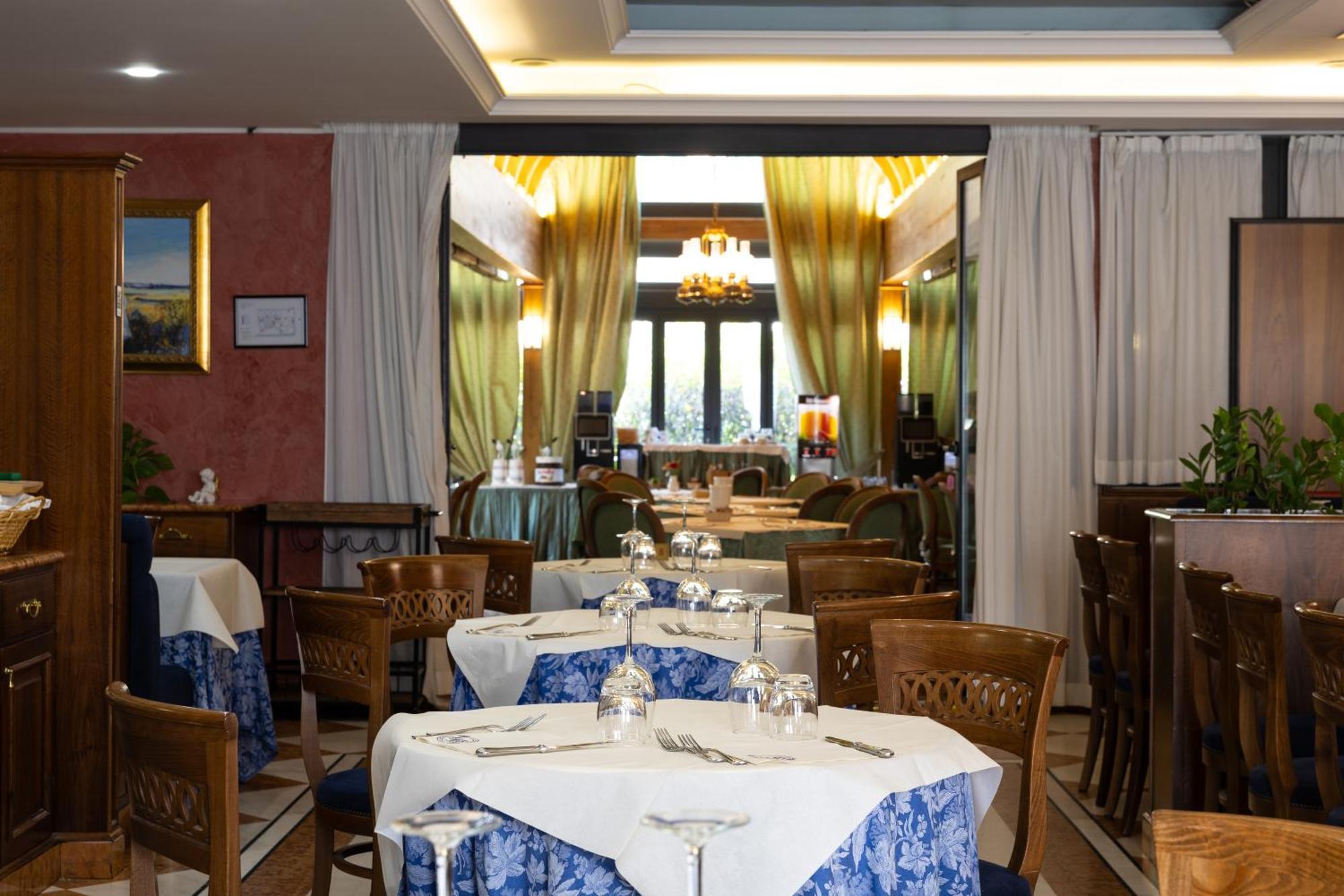 Hotel Lucrezia Borgia Ferrara Exterior photo