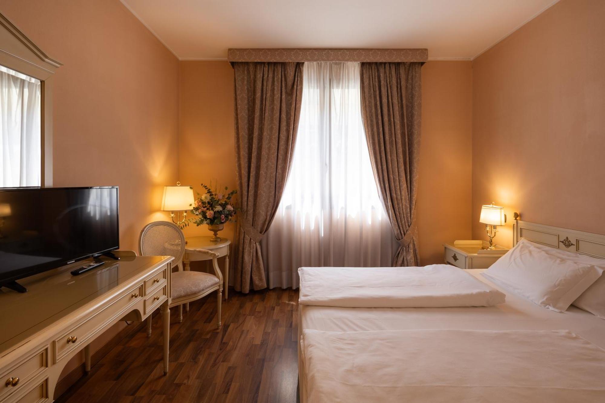 Hotel Lucrezia Borgia Ferrara Exterior photo