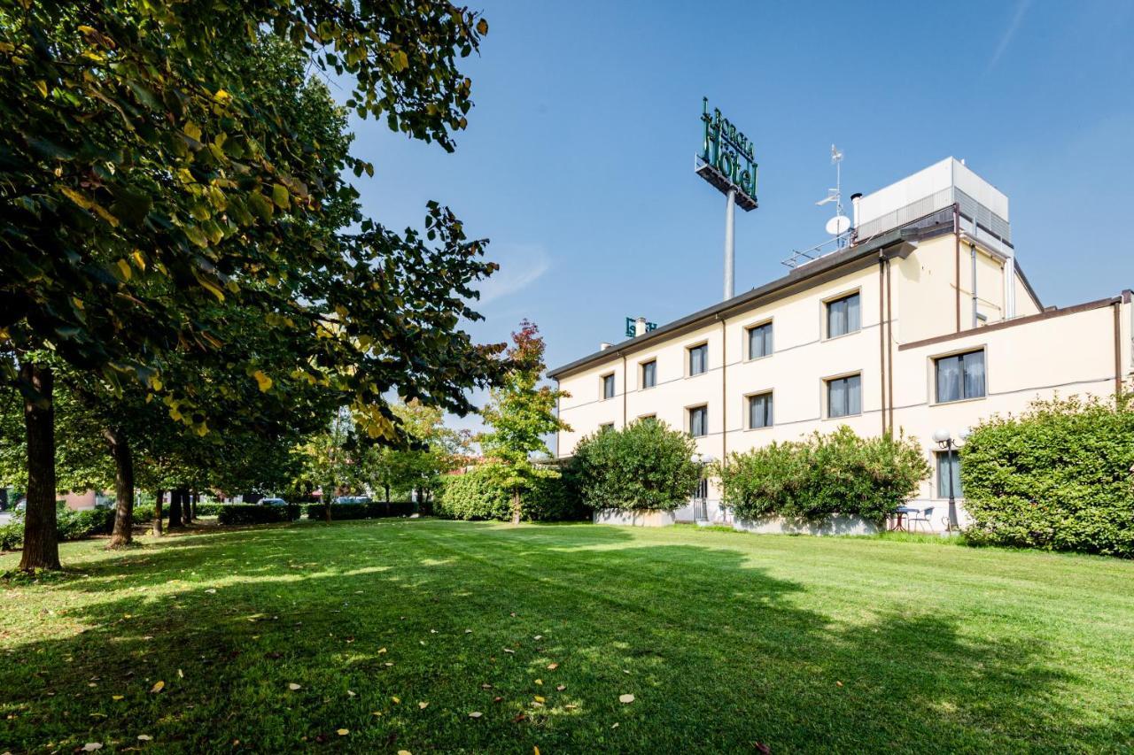 Hotel Lucrezia Borgia Ferrara Exterior photo
